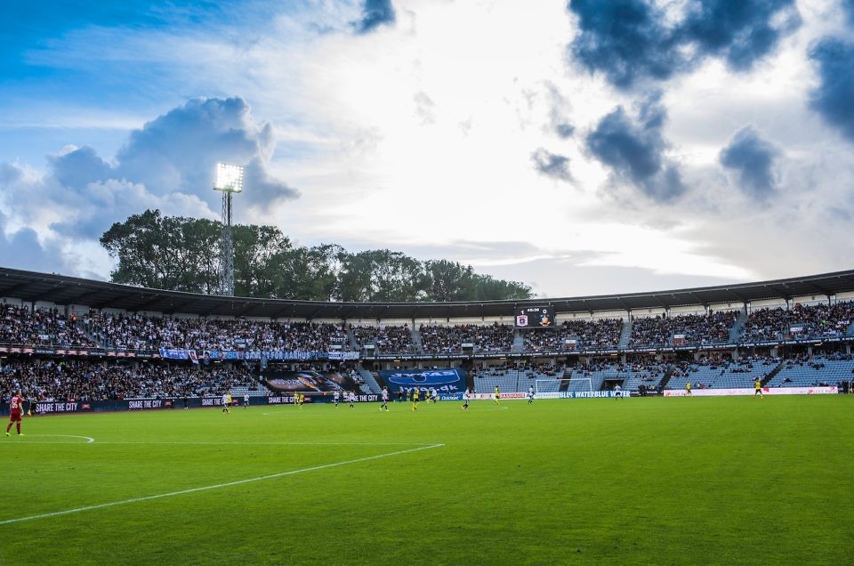 Tilskuerkrisen: Superligaen styrtbløder stadigvæk