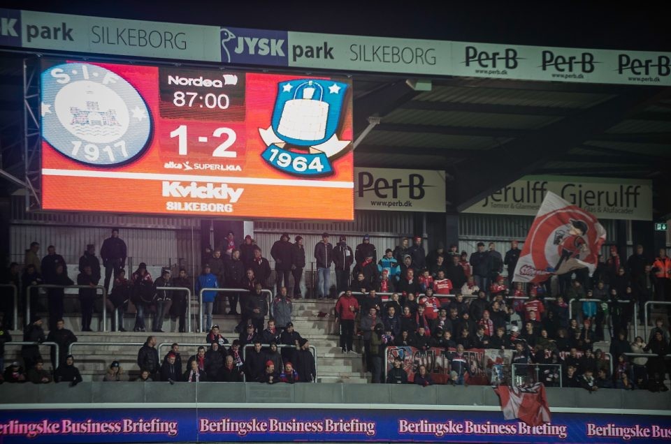 Op og ned: Om tilskuerudviklingen i den danske 1. Division